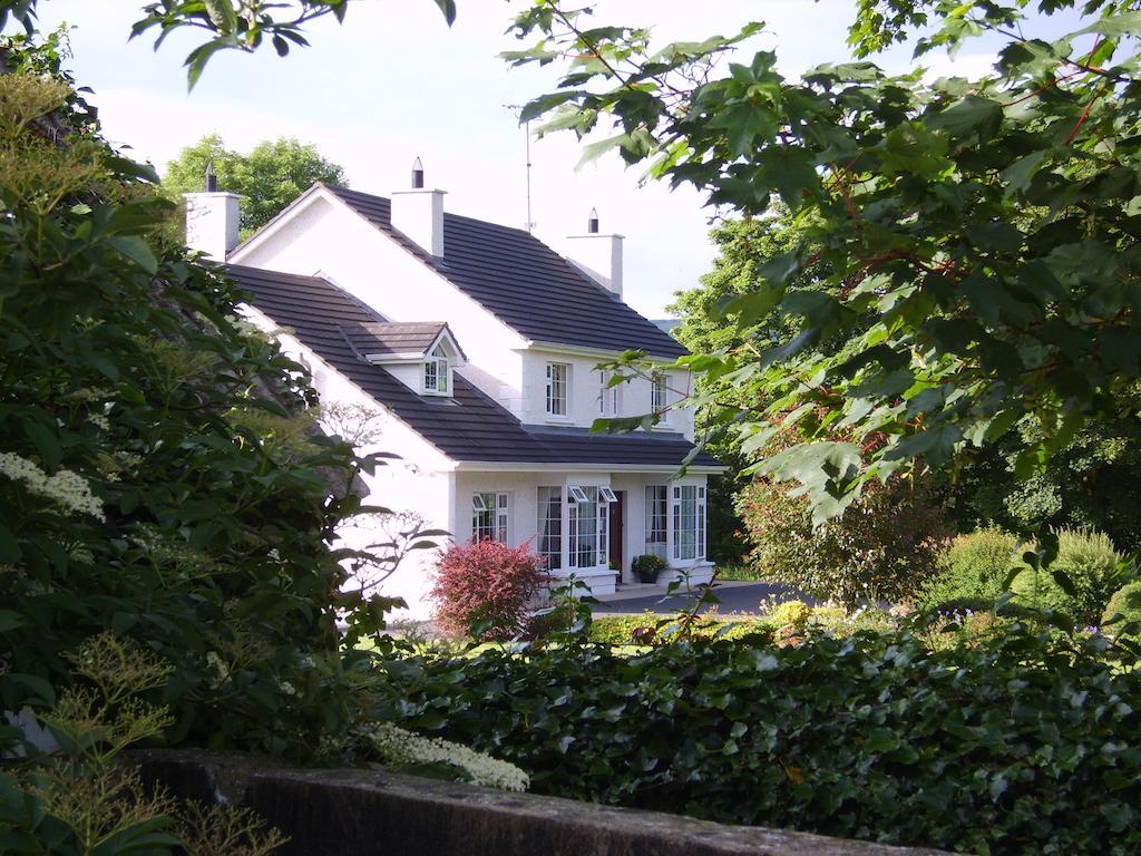 Lake Avenue House แบลลีคอนเนลล์ ภายนอก รูปภาพ